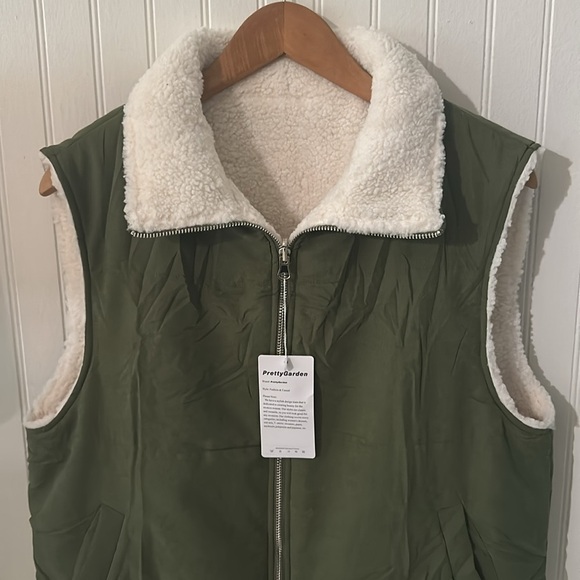 New! Pretty Garden Forest Green Vest sz Small - Picture 4 of 14